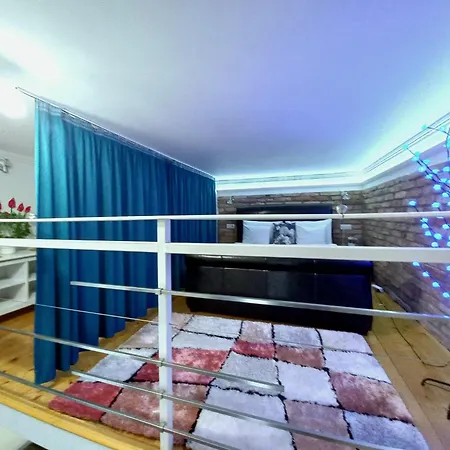 Mariann's Modern In The Center Apartment