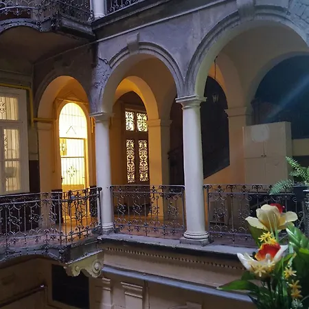 Mariann's Modern In The Center Budapest