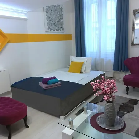 Mariann's Modern In The Center Apartment *