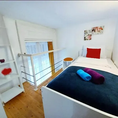 Mariann's Modern In The Center Apartment *