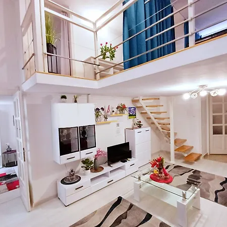 Mariann's Modern In The Center Apartment *